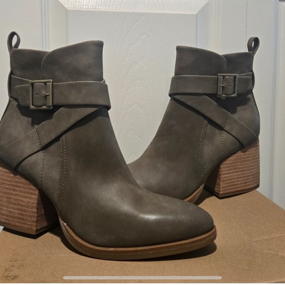 Kork-Ease Beige Ankle Boots with Buckle Accent - Picture 3 of 6